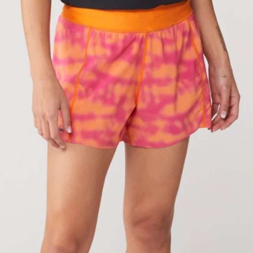 Janji Women's 4" Cadence Shorts Heatwave Orange Sz Large